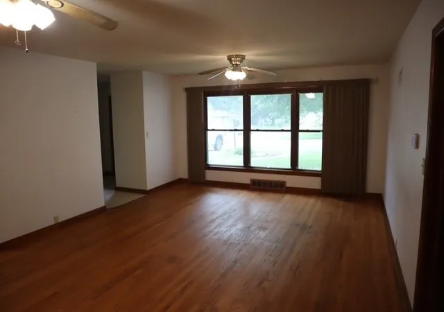 Photo 4 of Single family home for sale at 205 5th Street, Walnut, IL 61376 | MLS# 12733377 | Listing updated on 2026-09-24