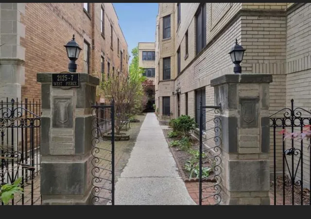 Photo 2 of Condo for sale at 2125 W Pierce Ave #3B, Chicago, IL 60622 | MLS# 12733386 | Listing updated on 2026-09-23