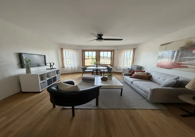 Photo 3 of Condo for sale at 2125 W Pierce Ave #3B, Chicago, IL 60622 | MLS# 12733386 | Listing updated on 2026-09-23
