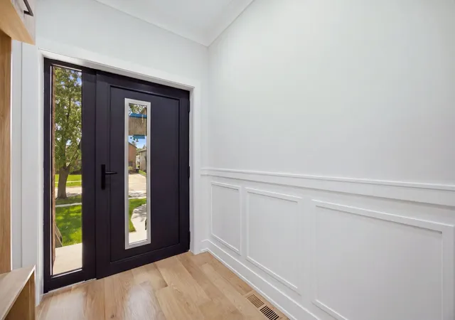 Photo 3 of Single family home for sale at 1738 Farwell Ave, Des Plaines, IL 60018 | MLS# 12733450 | Listing updated on 2026-08-25