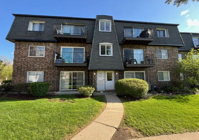 1st image of 9409 Bay Colony Dr #1E, Des Plaines, IL 60016 | MLS# 12733462