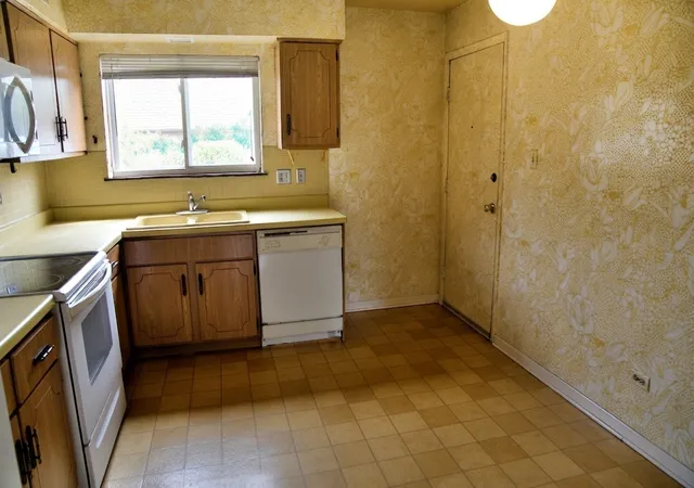 5th image of 9409 Bay Colony Dr, Des Plaines, IL 60016