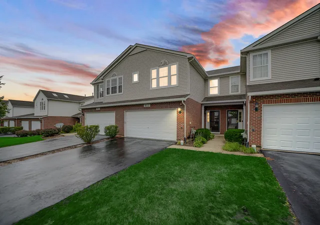2nd image of 923 Fieldside Dr, Matteson, IL 60443 | MLS# 12733481