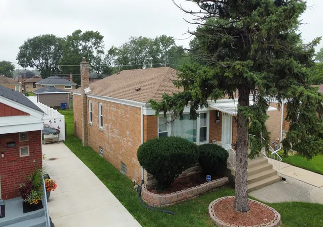 3rd image of 14408 S Hoxie Ave, Burnham, IL 60633 | MLS# 12733486