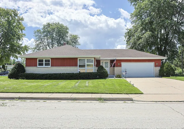 2nd image of 1305 Van St, Elgin, IL 60123 | MLS# 12733501