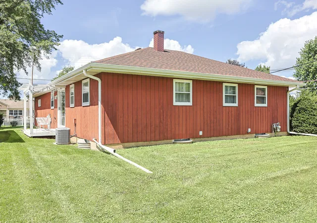 3rd image of 1305 Van St, Elgin, IL 60123 | MLS# 12733501