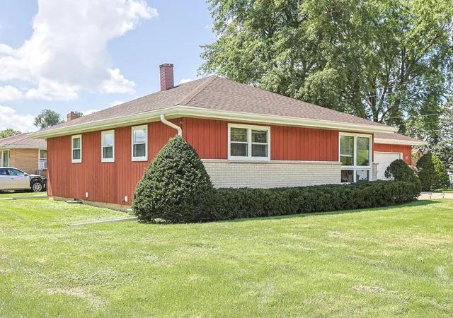 4th image of 1305 Van St, Elgin, IL 60123 | MLS# 12733501