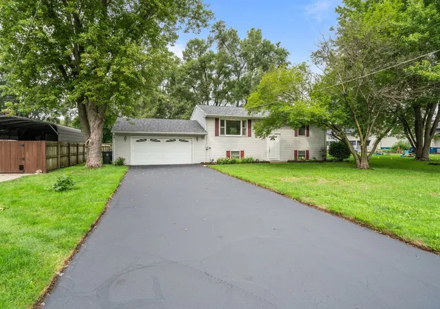 3rd image of 11320 2Nd St, Roscoe, IL 61073 | MLS# 12733504