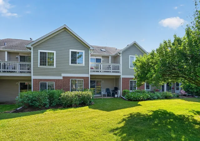 11th image of 2434 Charleston Dr #3, Schaumburg, IL 60193 | MLS# 12733546