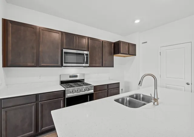 Photo 3 of Sale Pending at 2819 Savana Dr, Joliet, IL 60435 | MLS# 12733588 | Listing updated on 2026-08-19