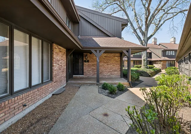 1st image of 1935 Mission Hills Ln, Northbrook, IL 60062 | MLS# 12733592