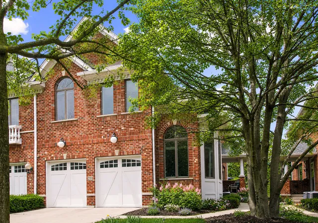 2nd image of 271 Arbor Glen Blvd #271, Schaumburg, IL 60195 | MLS# 12733606