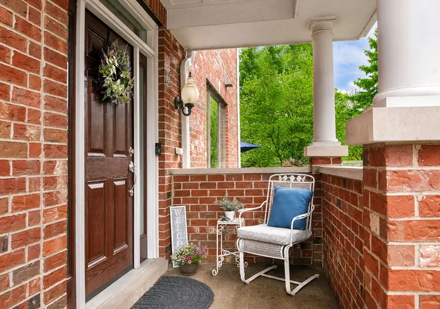Photo 3 of Townhouse for sale at 271 Arbor Glen Blvd #271, Schaumburg, IL 60195 | MLS# 12733606 | Listing updated on 2026-09-01