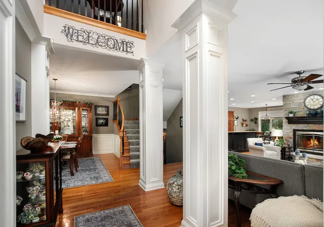 Photo 3 of Townhouse for sale at 271 Arbor Glen Blvd #271, Schaumburg, IL 60195 | MLS# 12733606 | Listing updated on 2026-09-01