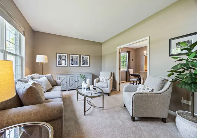 4th image of 2815 Forest Creek Ln, Naperville, IL 60565 | MLS# 12733624