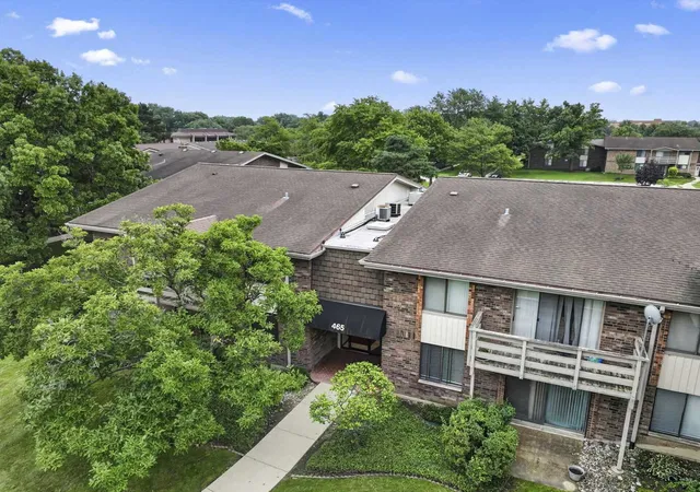 Photo 1 of Townhouse for sale at 465 Raintree Ct #2B, Glen Ellyn, IL 60137 | MLS# 12733628 | Listing updated on 2026-09-05