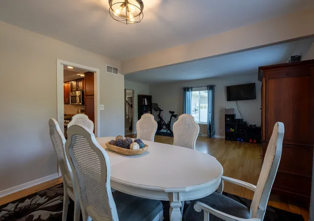 Photo 3 of Single family home for sale at 1122 S Benson Blvd, Freeport, IL 61032 | MLS# 12733639 | Listing updated on 2026-08-18
