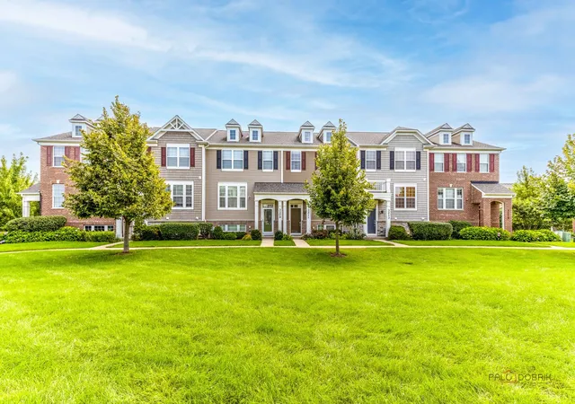 1st image of 3211 Coral Ln, Glenview, IL 60026 | MLS# 12733641