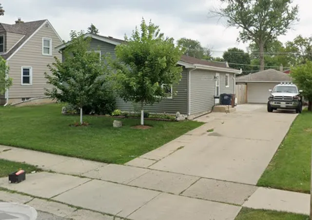 Photo 1 of Sale Pending at 485 N Chatham Ave, Villa Park, IL 60181 | MLS# 12733658 | Listing updated on 2026-08-17