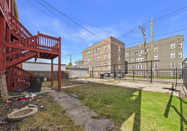 Listing Photo 2 - Condo for sale in building located at 5500 W Adams St, Chicago, IL 60644