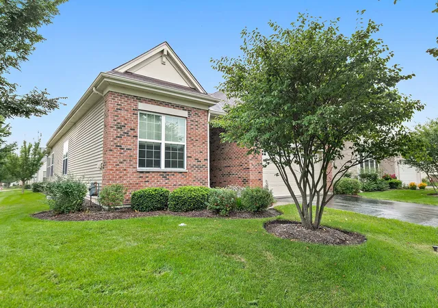 2nd image of 957 Laguna Ln, Pingree Grove, IL 60140 | MLS# 12733668