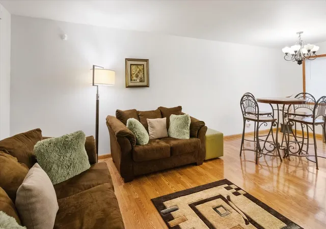 4th image of 5646 Fernwood Ct, Matteson, IL 60443 | MLS# 12733670