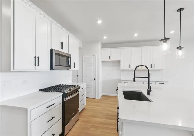 Photo 4 of Townhouse for sale at 717 Maidengrass Way #54004, Bolingbrook, IL 60490 | MLS# 12733672 | Listing updated on 2026-09-27