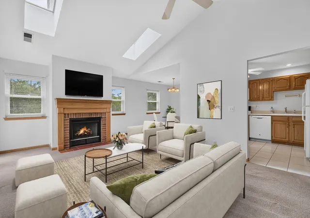 Photo 2 of Sale Pending at 2789 Glasgow Ct #Z2, Schaumburg, IL 60194 | MLS# 12733674 | Listing updated on 2026-09-23