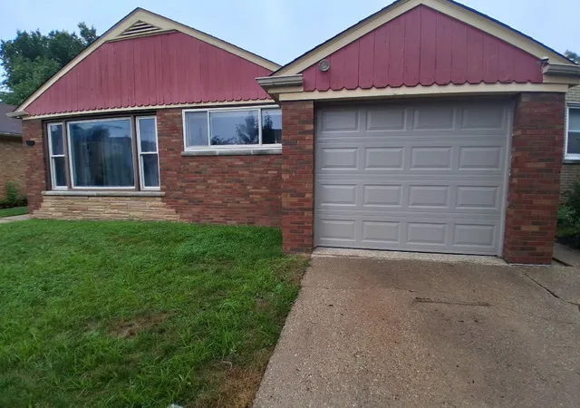 Photo 1 of Single family home for sale at 2918 W Farragut Ave, Chicago, IL 60625 | MLS# 12733691 | Listing updated on 2026-09-01