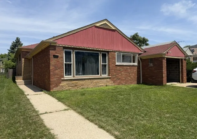 Photo 2 of Single family home for sale at 2918 W Farragut Ave, Chicago, IL 60625 | MLS# 12733691 | Listing updated on 2026-09-01