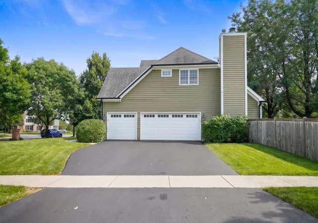 Photo 2 of Single family home for sale at 2404 Bainbridge Blvd, West Chicago, IL 60185 | MLS# 12733699 | Listing updated on 2026-08-28