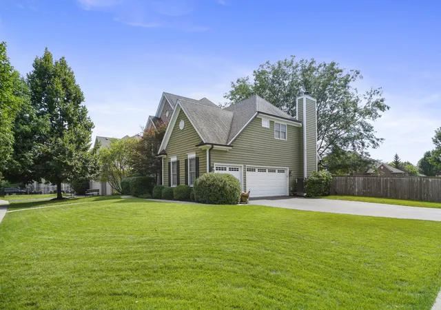 Photo 3 of Single family home for sale at 2404 Bainbridge Blvd, West Chicago, IL 60185 | MLS# 12733699 | Listing updated on 2026-08-28
