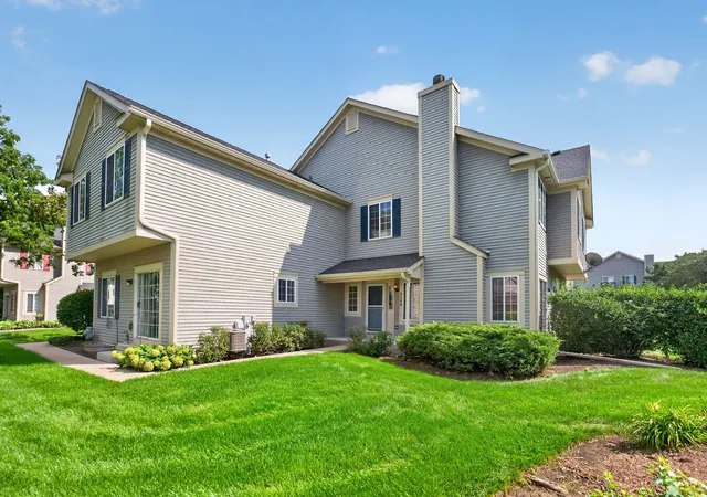 2nd image of 319 Windsor Ct #B, South Elgin, IL 60177 | MLS# 12733702