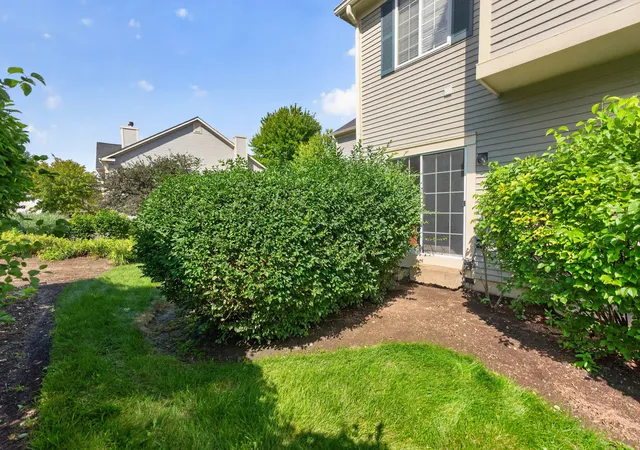 image of 319 Windsor Ct, South Elgin, IL 60177