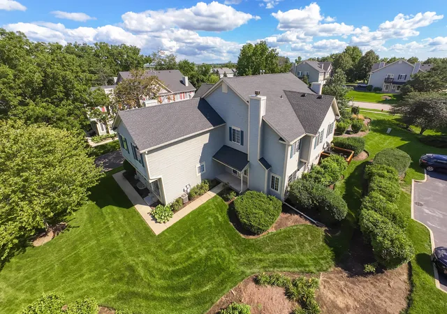 image of 319 Windsor Ct, South Elgin, IL 60177