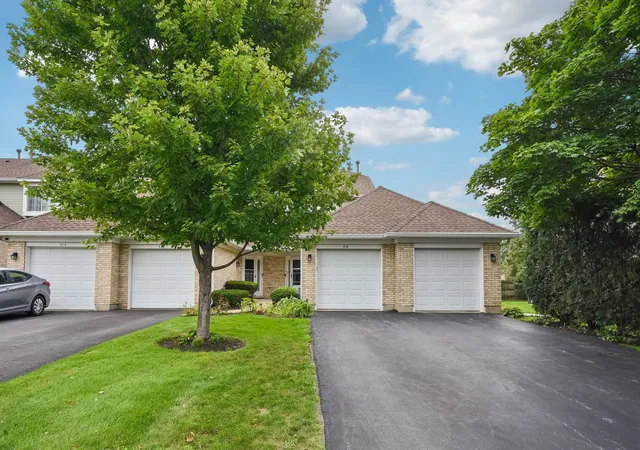 1st image of 418 Lakeview Cir, Bolingbrook, IL 60440 | MLS# 12733721