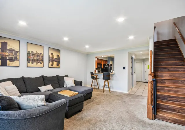 5th image of 418 Lakeview Cir, Bolingbrook, IL 60440 | MLS# 12733721