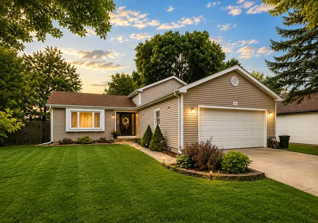 Photo 1 of Single family home for sale at 165 Abbeywood Cir, Streamwood, IL 60107 | MLS# 12733725 | Listing updated on 2026-08-28