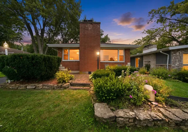 Photo 1 of Single family home for sale at 39181 N Cedar Crst Dr, Lake Villa, IL 60046 | MLS# 12733810 | Listing updated on 2026-08-28