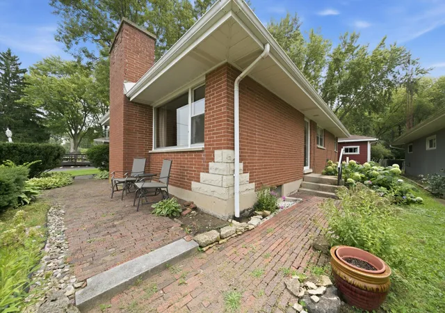Photo 2 of Single family home for sale at 39181 N Cedar Crst Dr, Lake Villa, IL 60046 | MLS# 12733810 | Listing updated on 2026-08-28