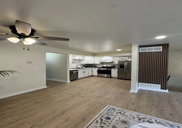 Photo 4 of Townhouse for sale at 328 Ottawa Dr, Bolingbrook, IL 60440 | MLS# 12733836 | Listing updated on 2026-09-29