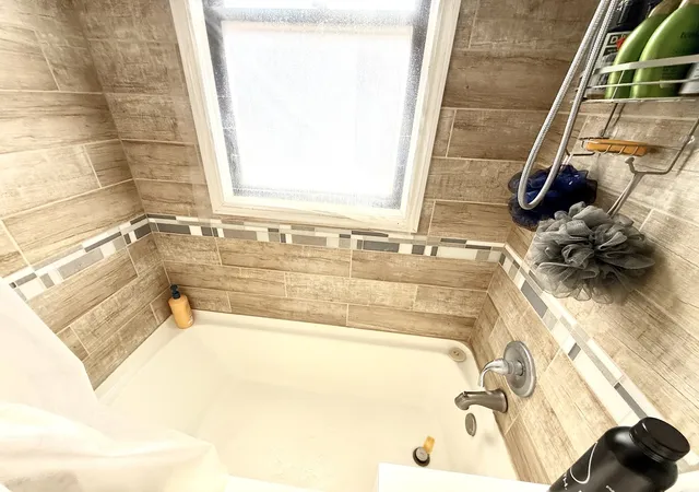 Listing Photo 5 - Condo for sale in building located at 7130 S Grn St, Chicago, IL 60621