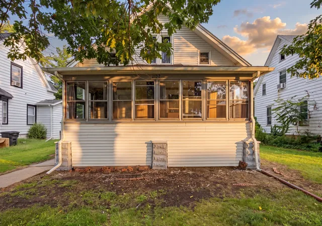 1st image of 2132 9th St, Rockford, IL 61104 | MLS# 12733877