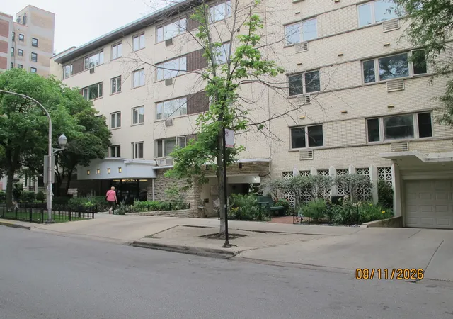 1st image of 426 W Barry Ave #409, Chicago, IL 60657 | MLS# 12733902