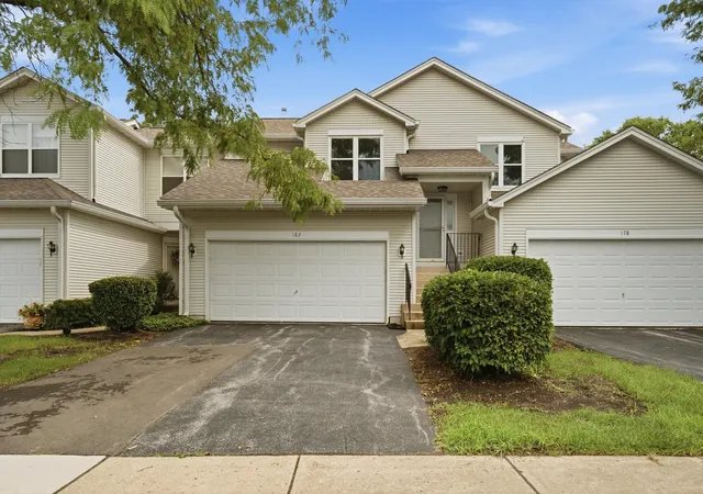 Photo 2 of Townhouse for sale at 182 Aspen Ct, North Aurora, IL 60542 | MLS# 12733906 | Listing updated on 2026-08-25
