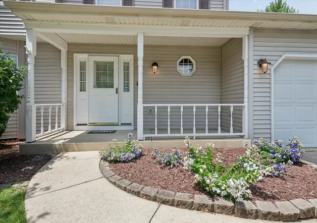 Photo 3 of Single family home for sale at 95 Winter Hl Cir, Montgomery, IL 60538 | MLS# 12733909 | Listing updated on 2026-09-03