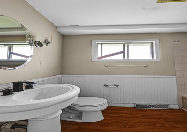 Photo 4 of Single family home for sale at 16410 Laura Ln, Oak Forest, IL 60452 | MLS# 12733934 | Listing updated on 2026-08-21