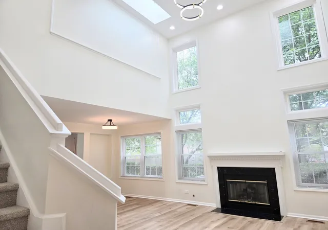 3rd image of 168 Holmes Wy, Schaumburg, IL 60193 | MLS# 12733940