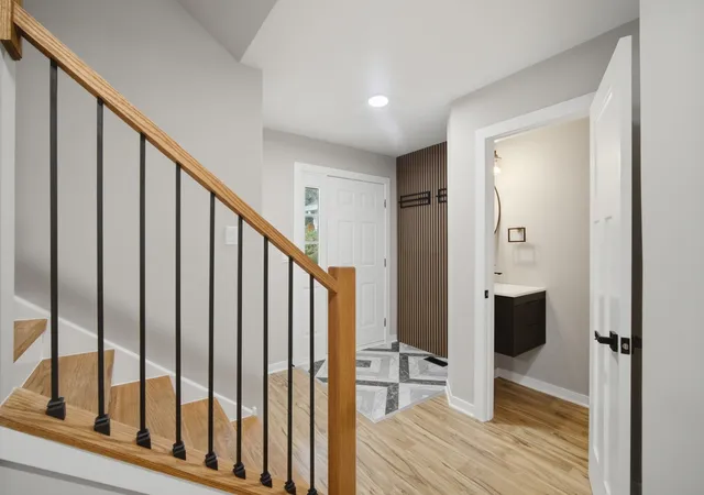 3rd image of 510 S Annandale Dr, Lake In The Hills, IL 60156 | MLS# 12733971