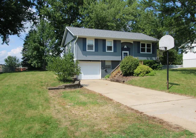 Photo 1 of Sale Pending at 212 Valley View Dr, Orangeville, IL 61060 | MLS# 12733976 | Listing updated on 2026-09-03